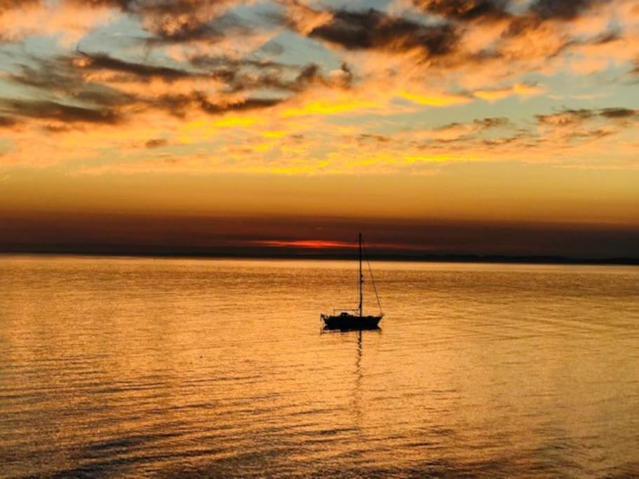 Luxurious Beach House Chesil Beach. Sleeps 6 Castletown  Exteriér fotografie
